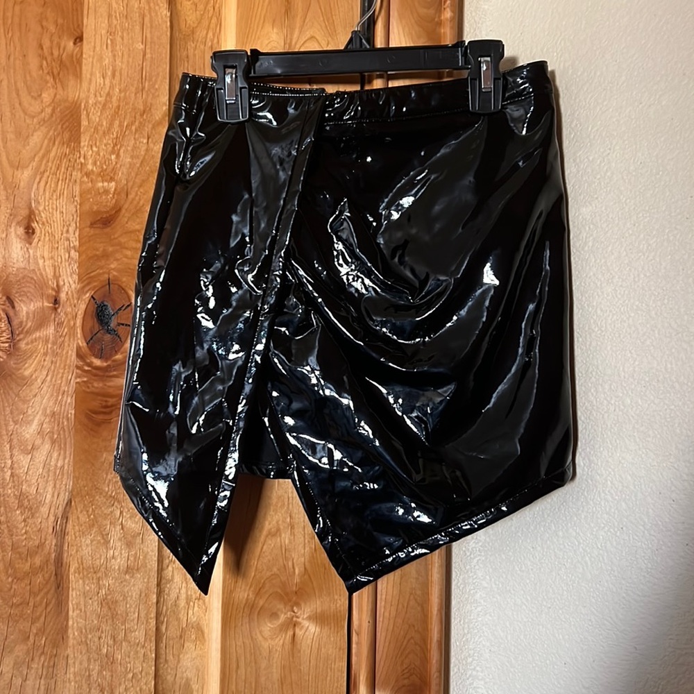 MINI SKIRT